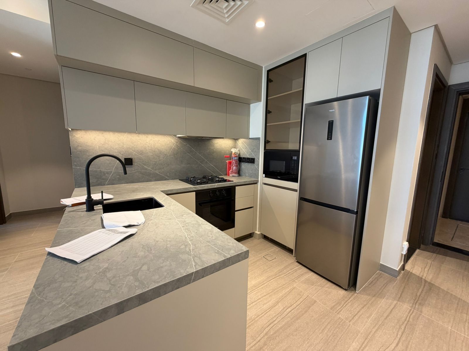 Spacious 2-Bedroom Apartment for Rent in Marquis Galleria, Arjan 🏡